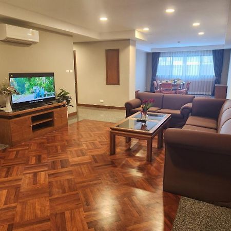 United Tower Thonglor By Aspira Apartment Bangkok Luaran gambar