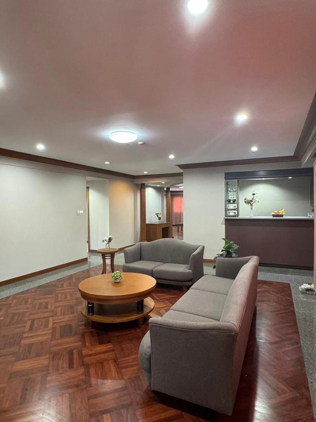 United Tower Thonglor By Aspira Apartment Bangkok Luaran gambar