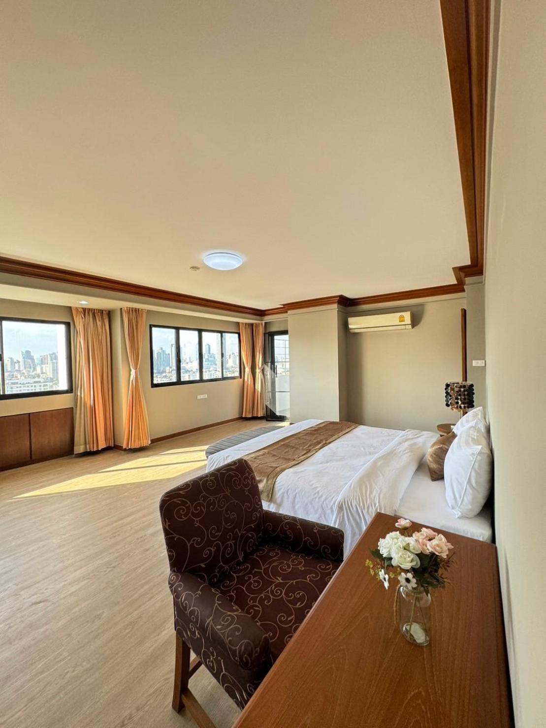 United Tower Thonglor By Aspira Apartment Bangkok Luaran gambar