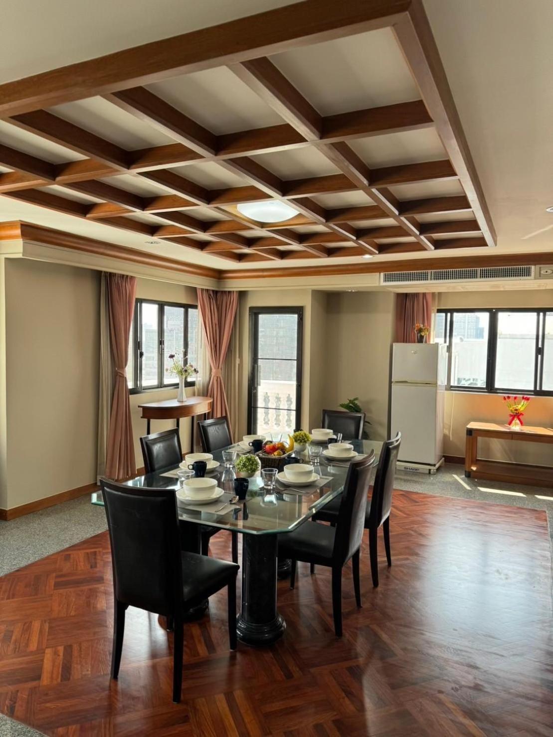 United Tower Thonglor By Aspira Apartment Bangkok Luaran gambar