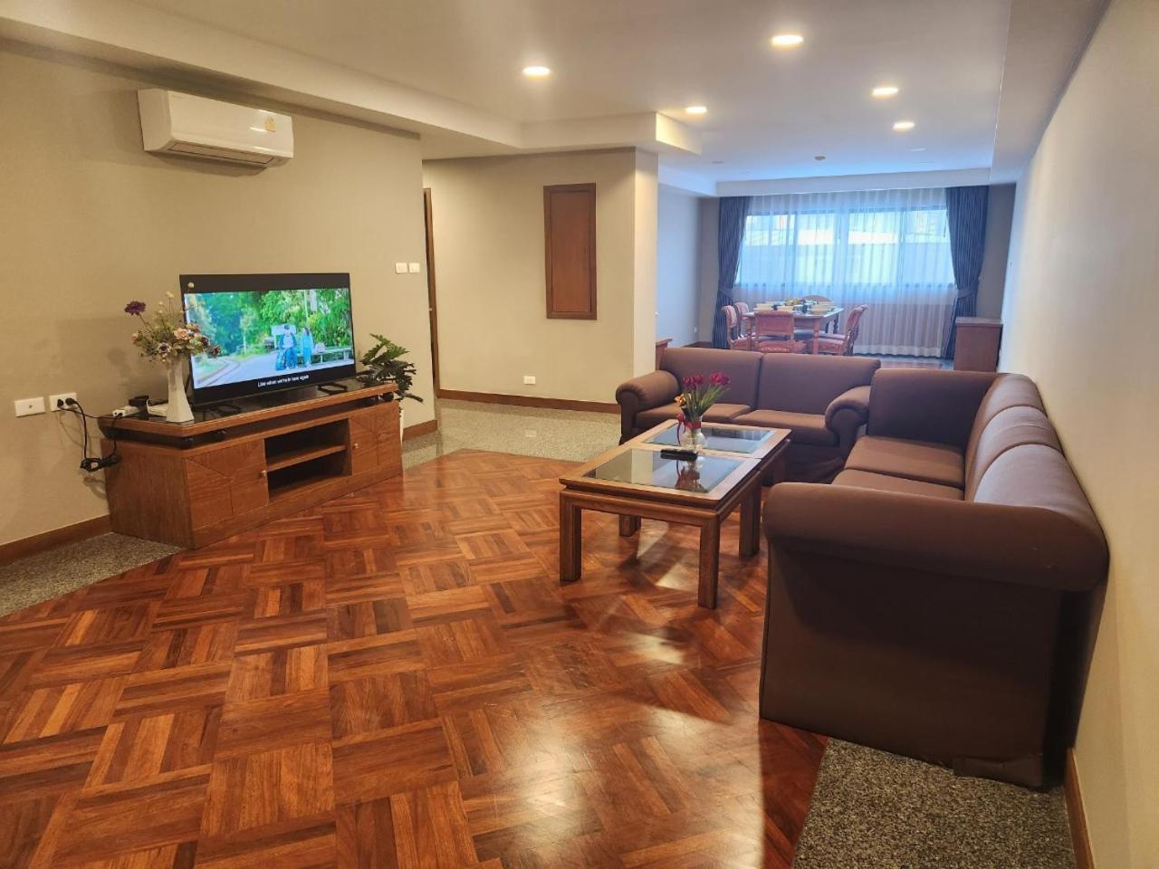 United Tower Thonglor By Aspira Apartment Bangkok Luaran gambar