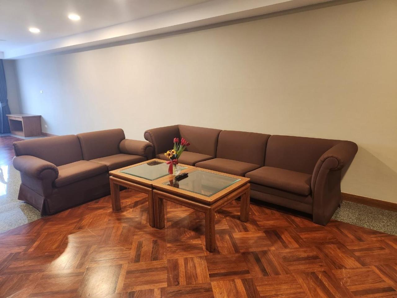 United Tower Thonglor By Aspira Apartment Bangkok Luaran gambar