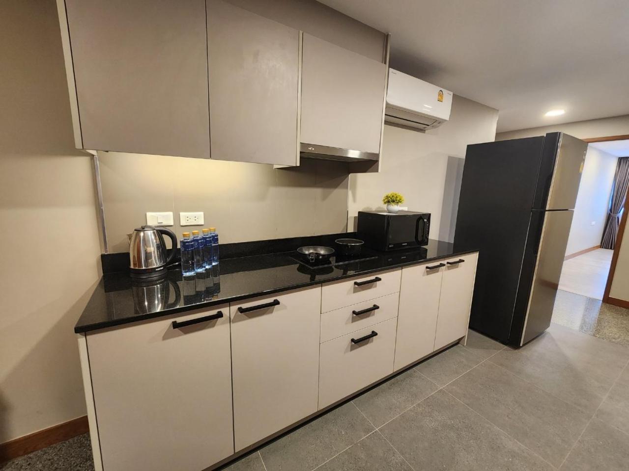 United Tower Thonglor By Aspira Apartment Bangkok Luaran gambar