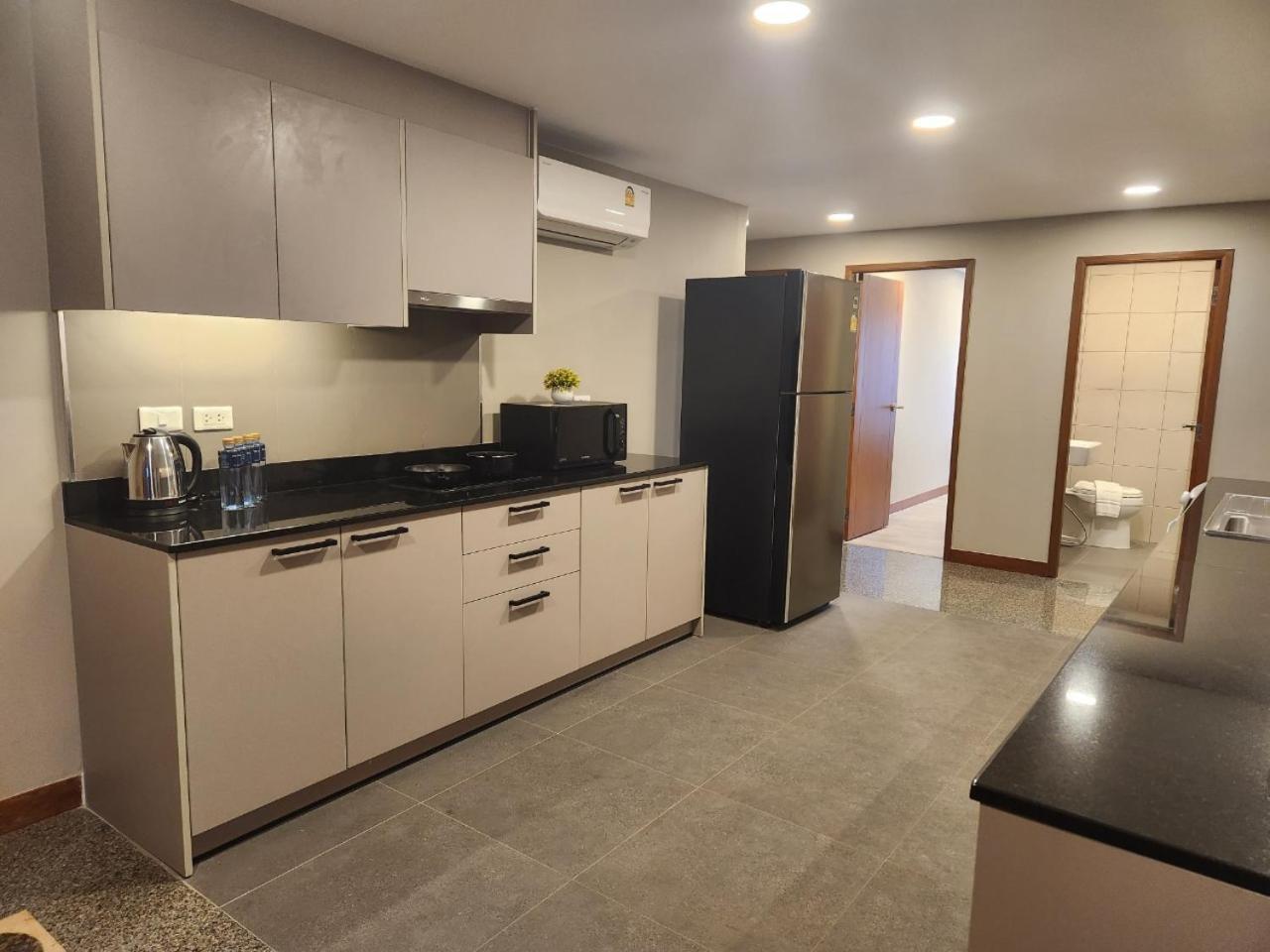United Tower Thonglor By Aspira Apartment Bangkok Luaran gambar
